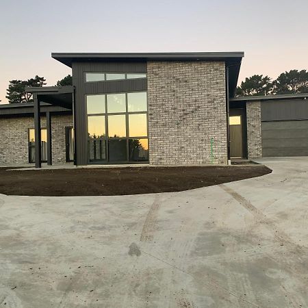 Executive-Style Home Away From Home. Hawera Exterior foto